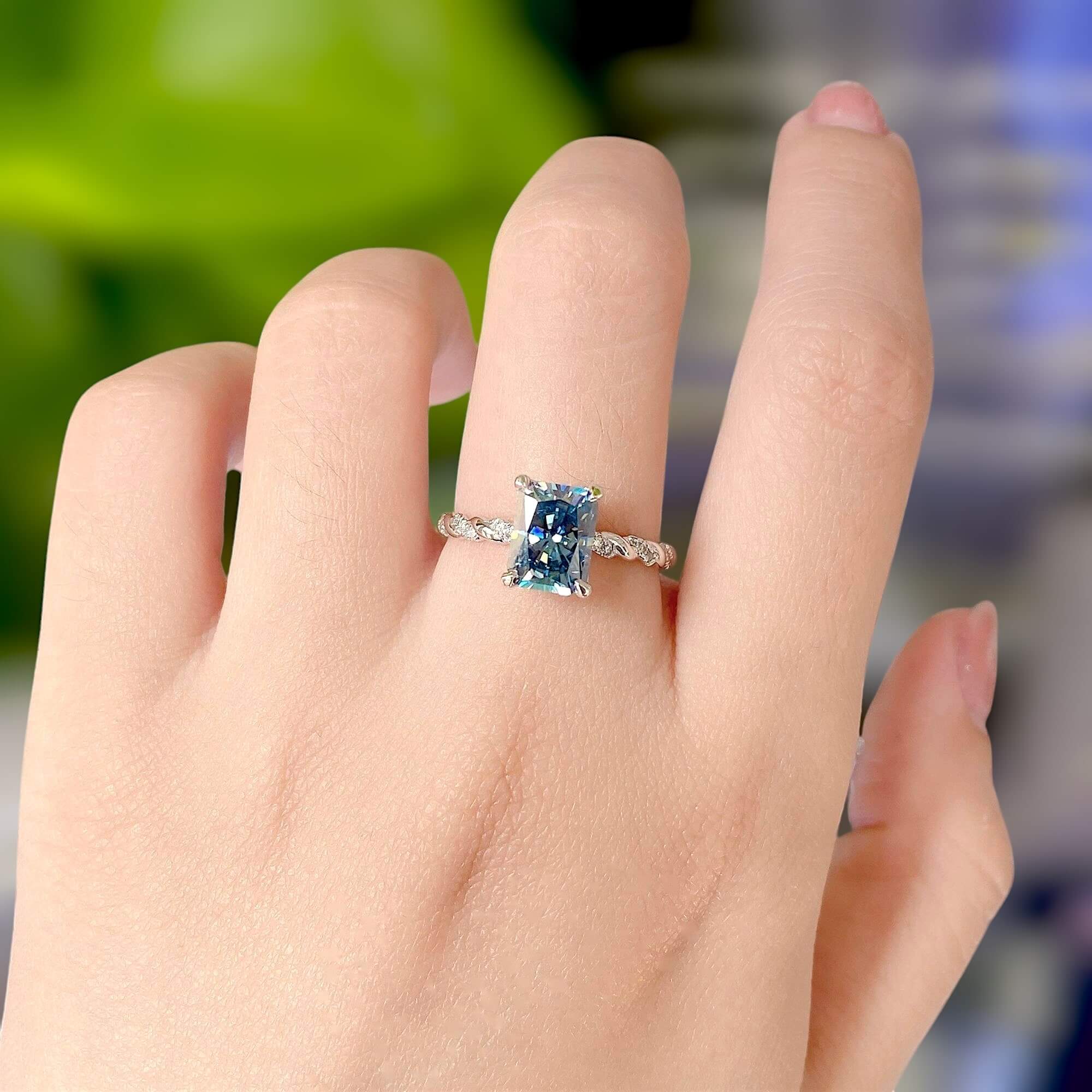 Nhẫn May Mắn Cho Nữ: Chiếc Nhẫn Không Chỉ Là Trang Sức
