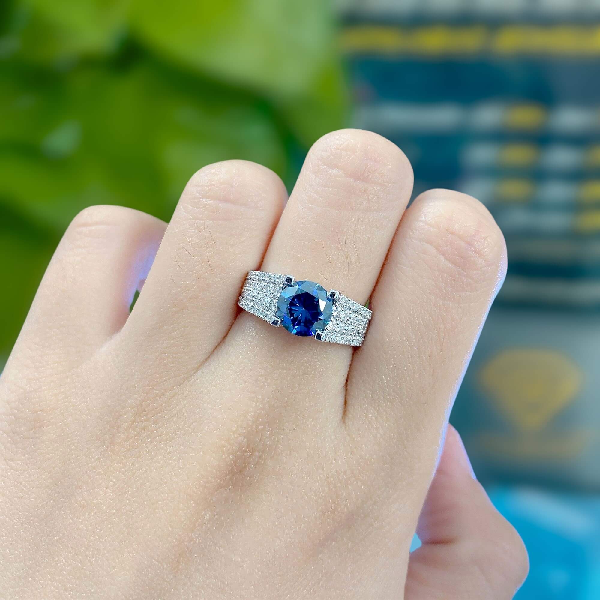 Mệnh Thủy Đeo Nhẫn Đá Màu Gì
