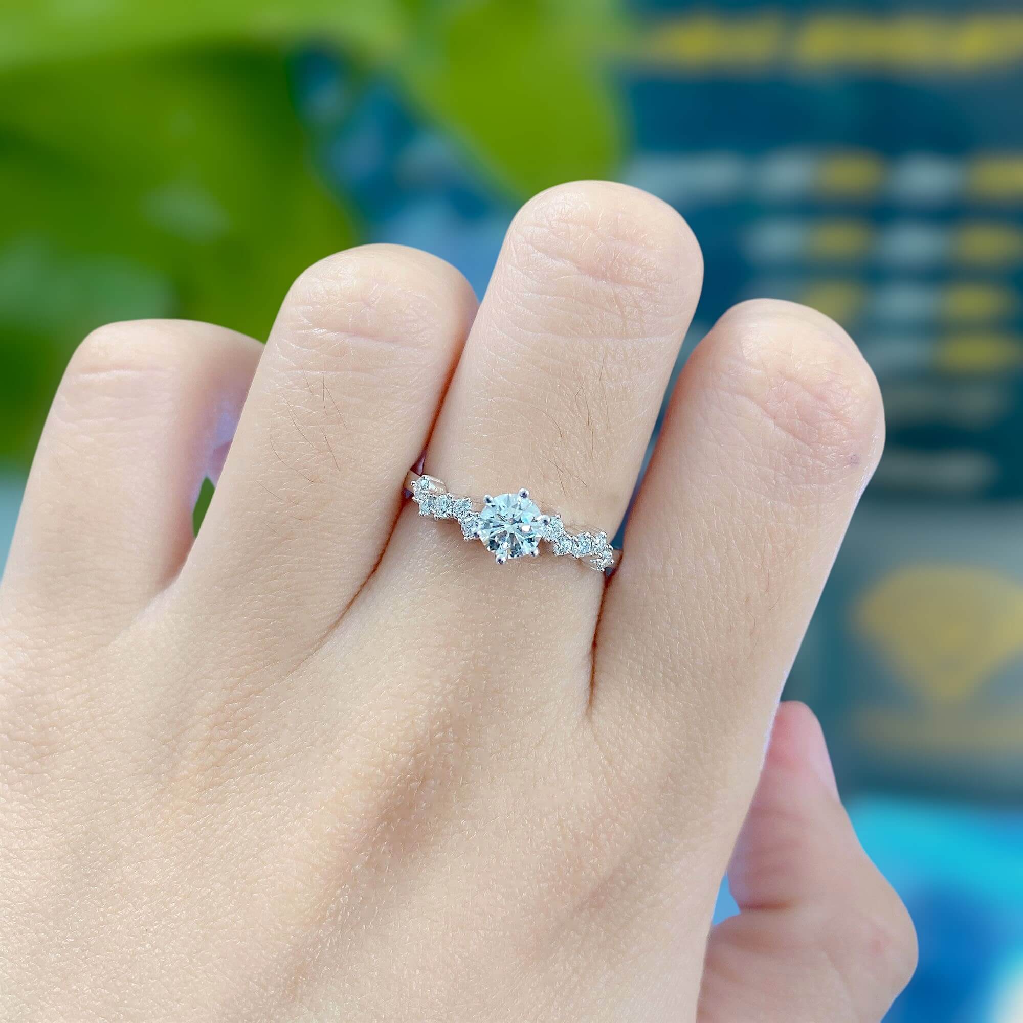 Nhẫn Thời Trang Nữ: Vẻ Đẹp Không Chỉ Từ Đôi Tay