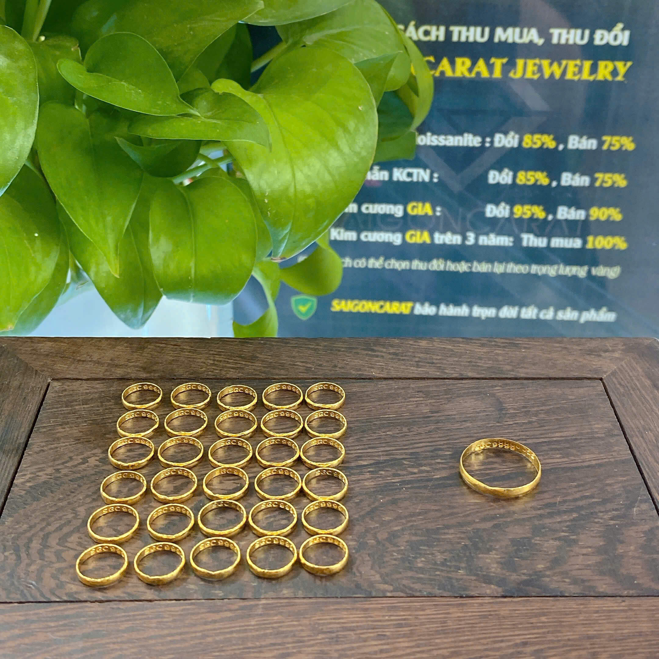 Vàng 24K Có Phải Vàng Tây Không? Sự Thật Bạn Cần Biết