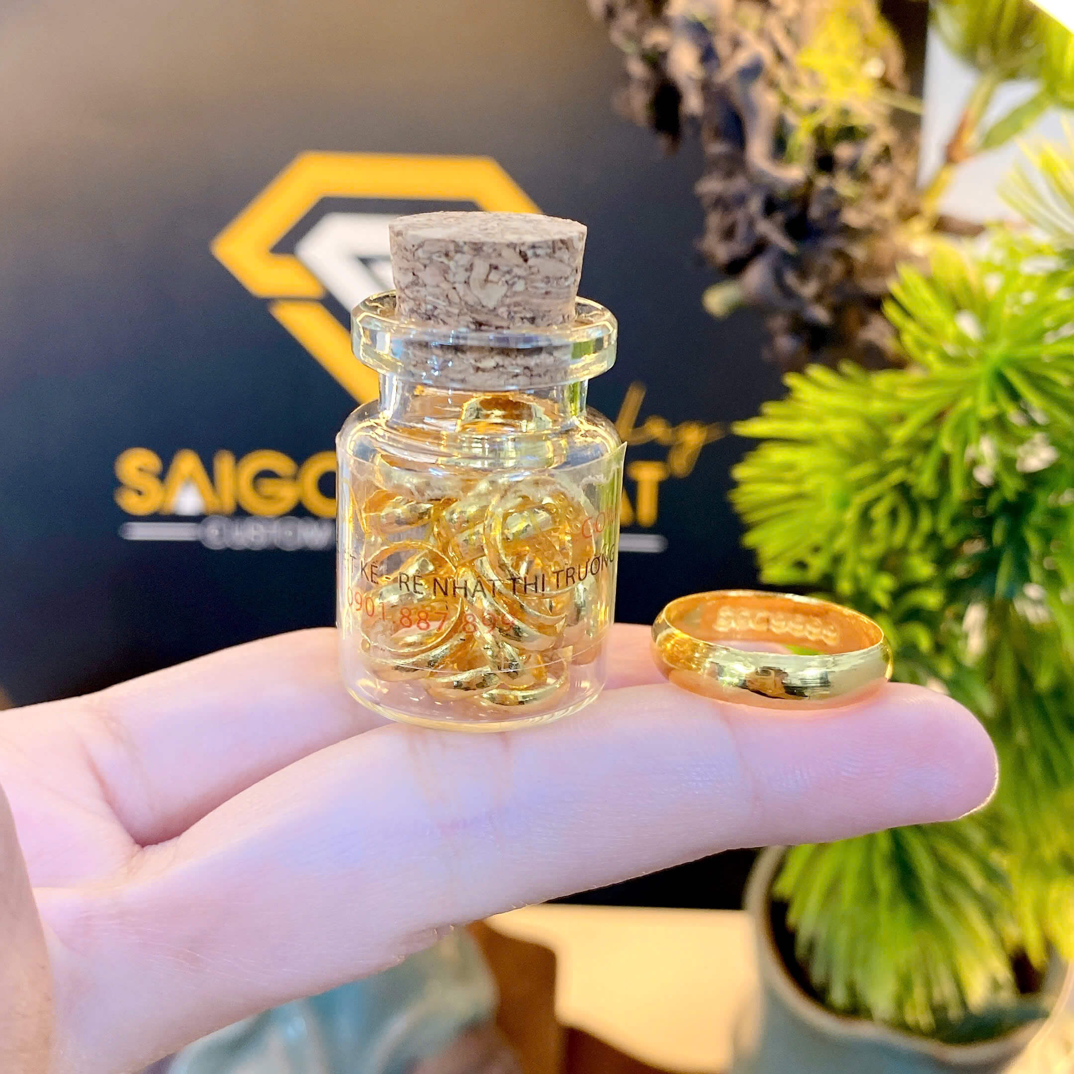 Người Dân Đổ Xô Mua Vàng Tích Trữ: Tâm Lý An Toàn
