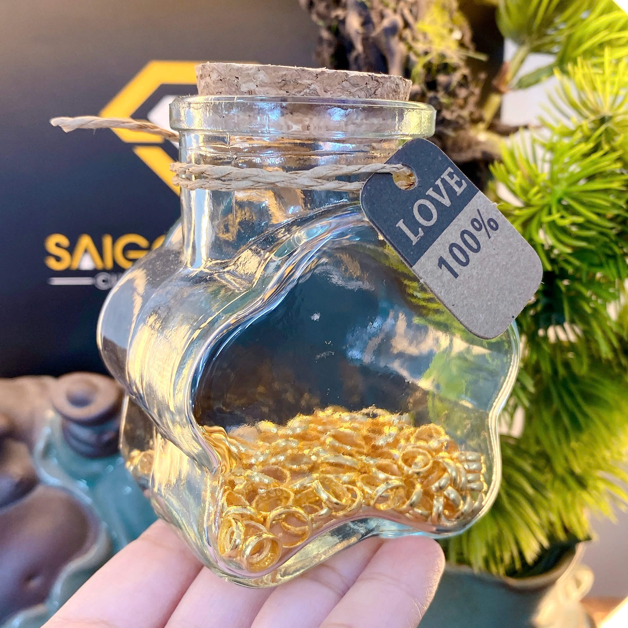 Bán Vàng 24K Có Lỗ Không?