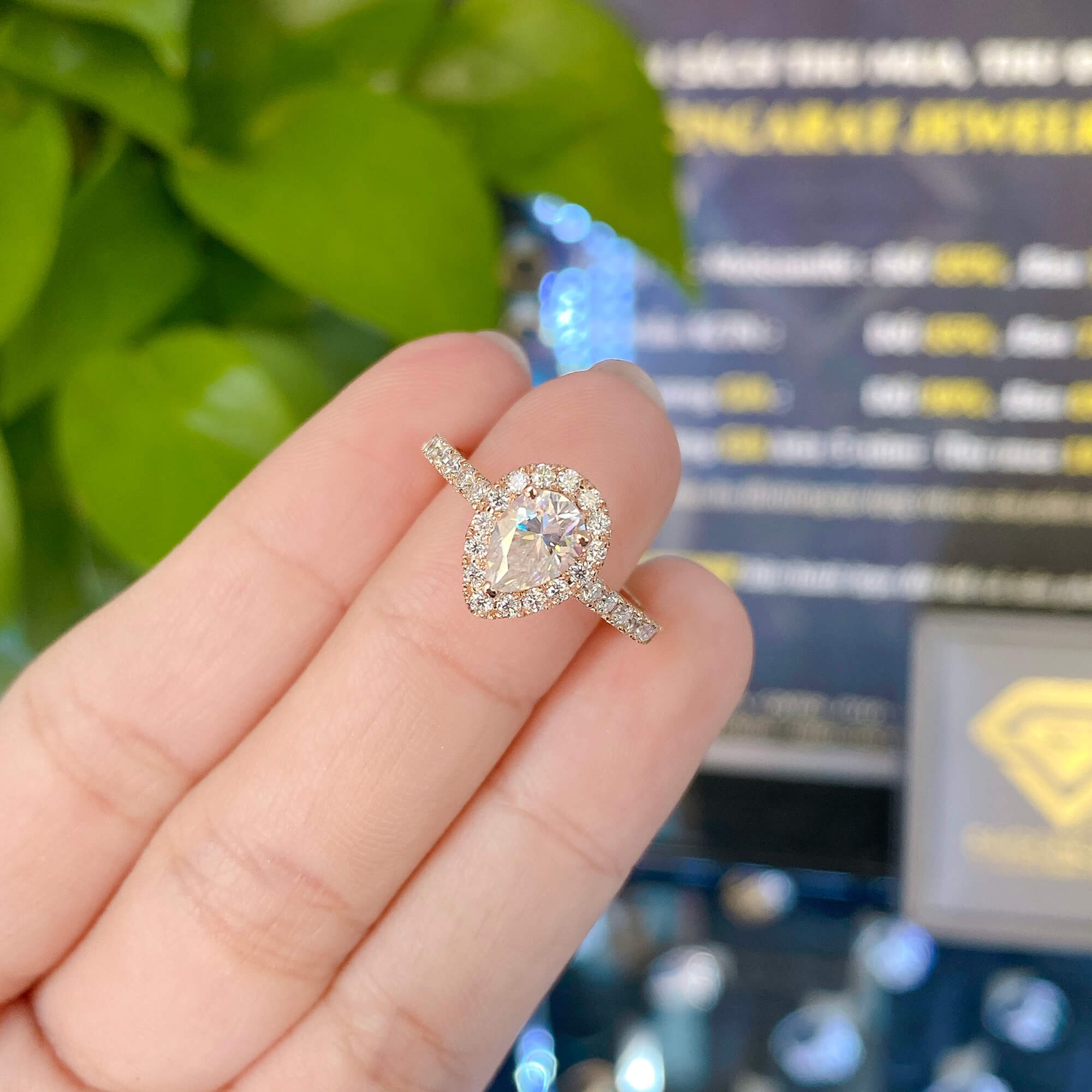 Trang Sức Tặng Cô Dâu: Biểu Tượng Vĩnh Cửu Cho Hạnh Phúc