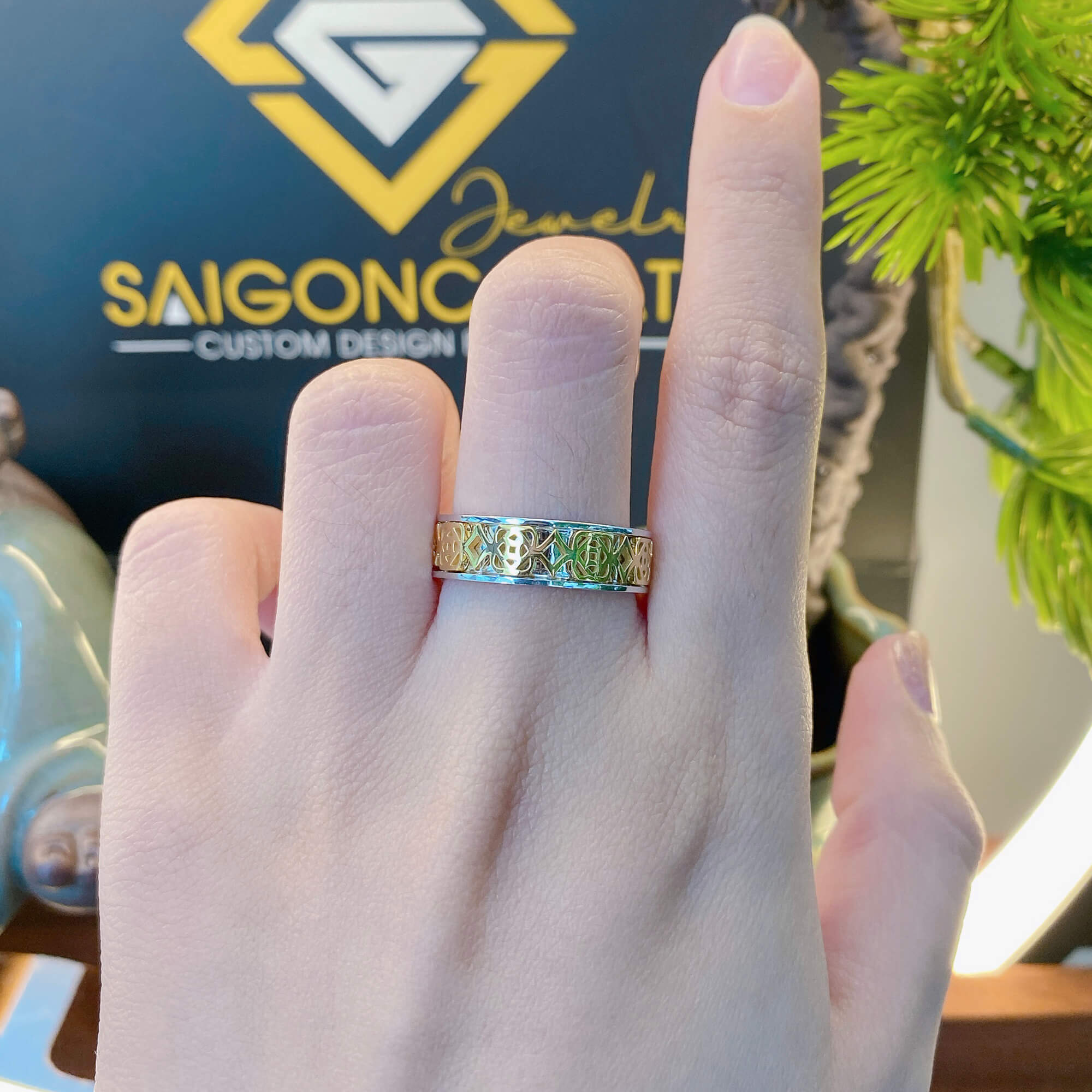 Trang Sức Tặng Valentine: Món Quà Lãng Mạn, Ý Nghĩa Và Sâu Sắc