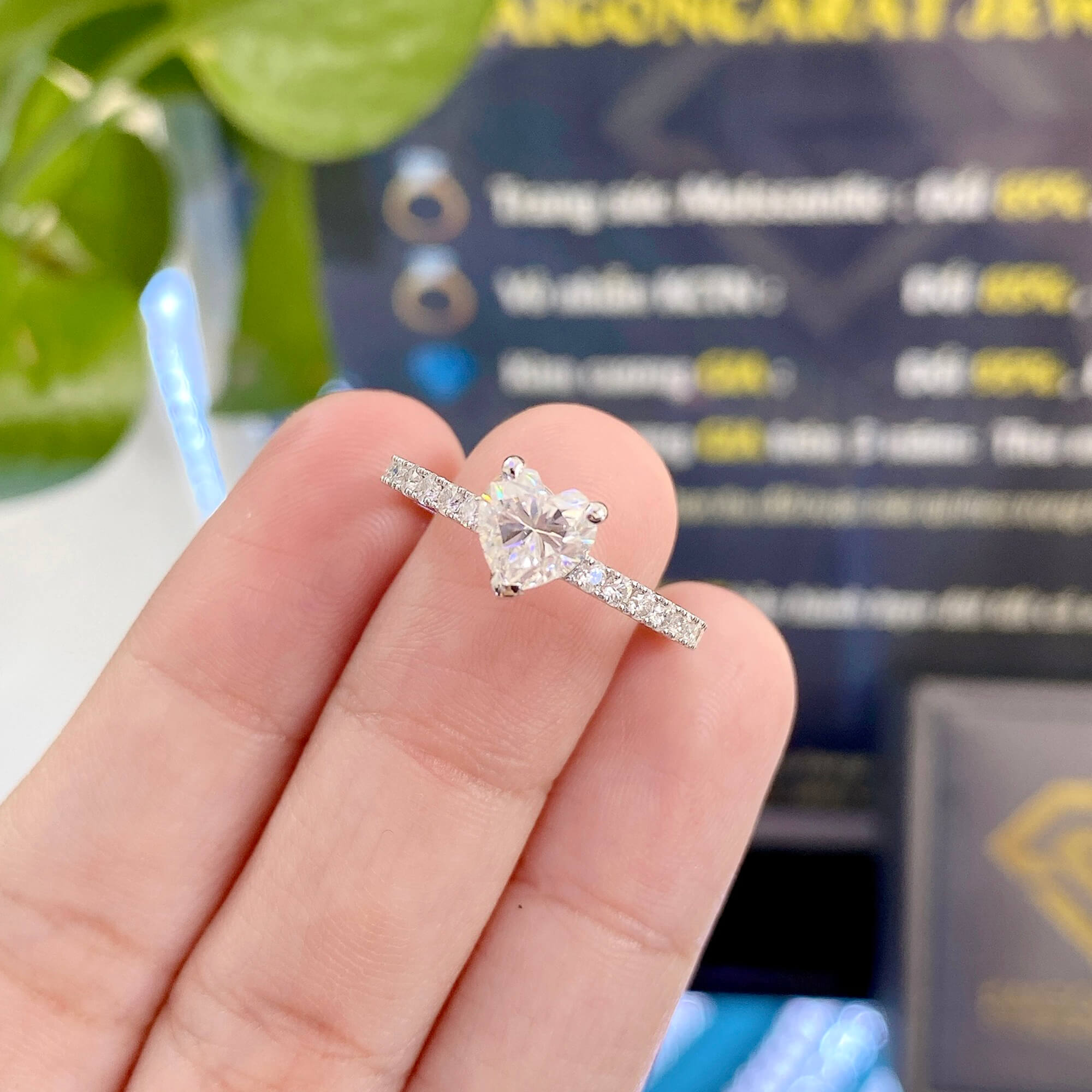 Quà Tặng Trang Sức Nữ – Lời Ngỏ Dịu Dàng Từ Trái Tim