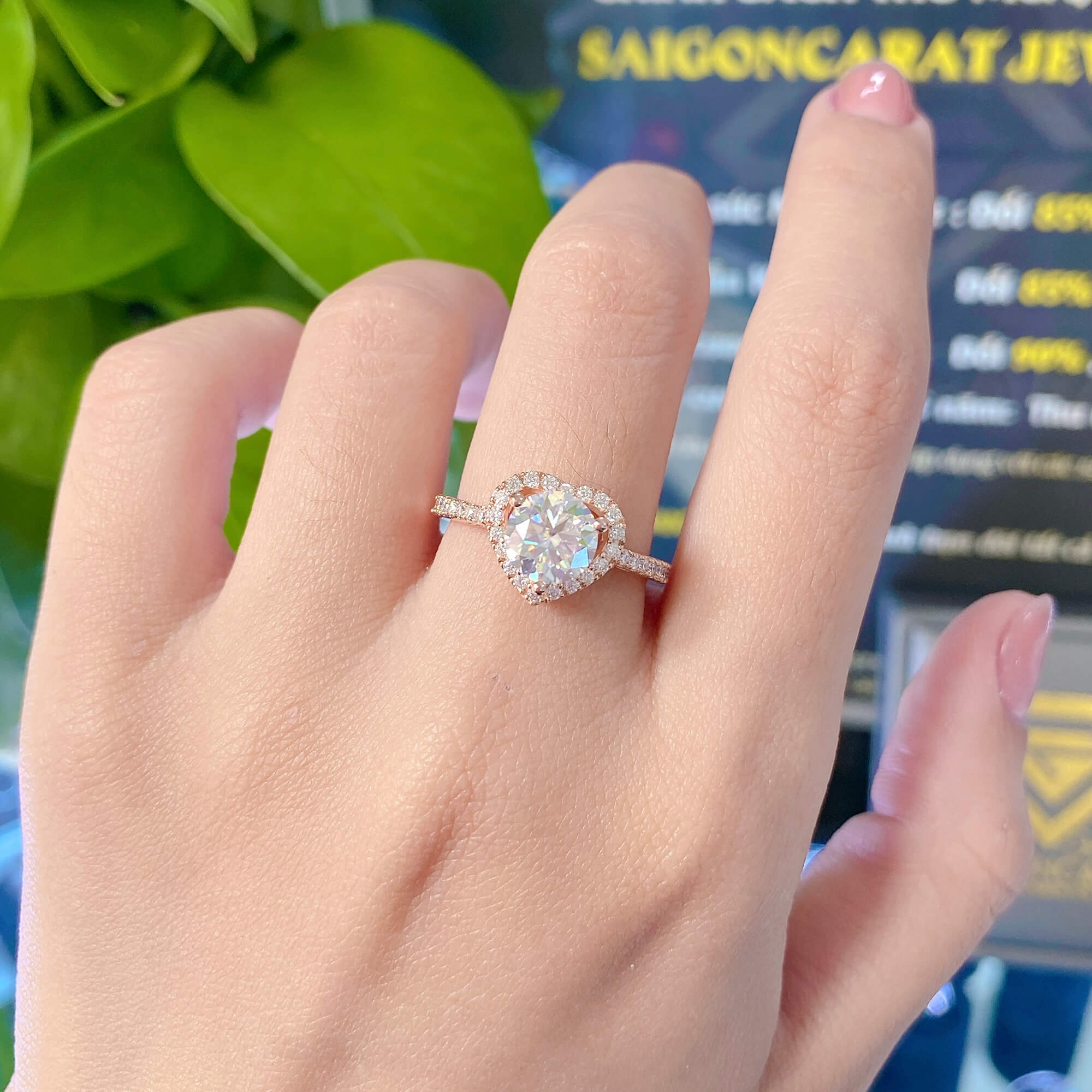 Cách Phối Trang Sức Vàng Và Bạc Trong Cùng Set Đồ