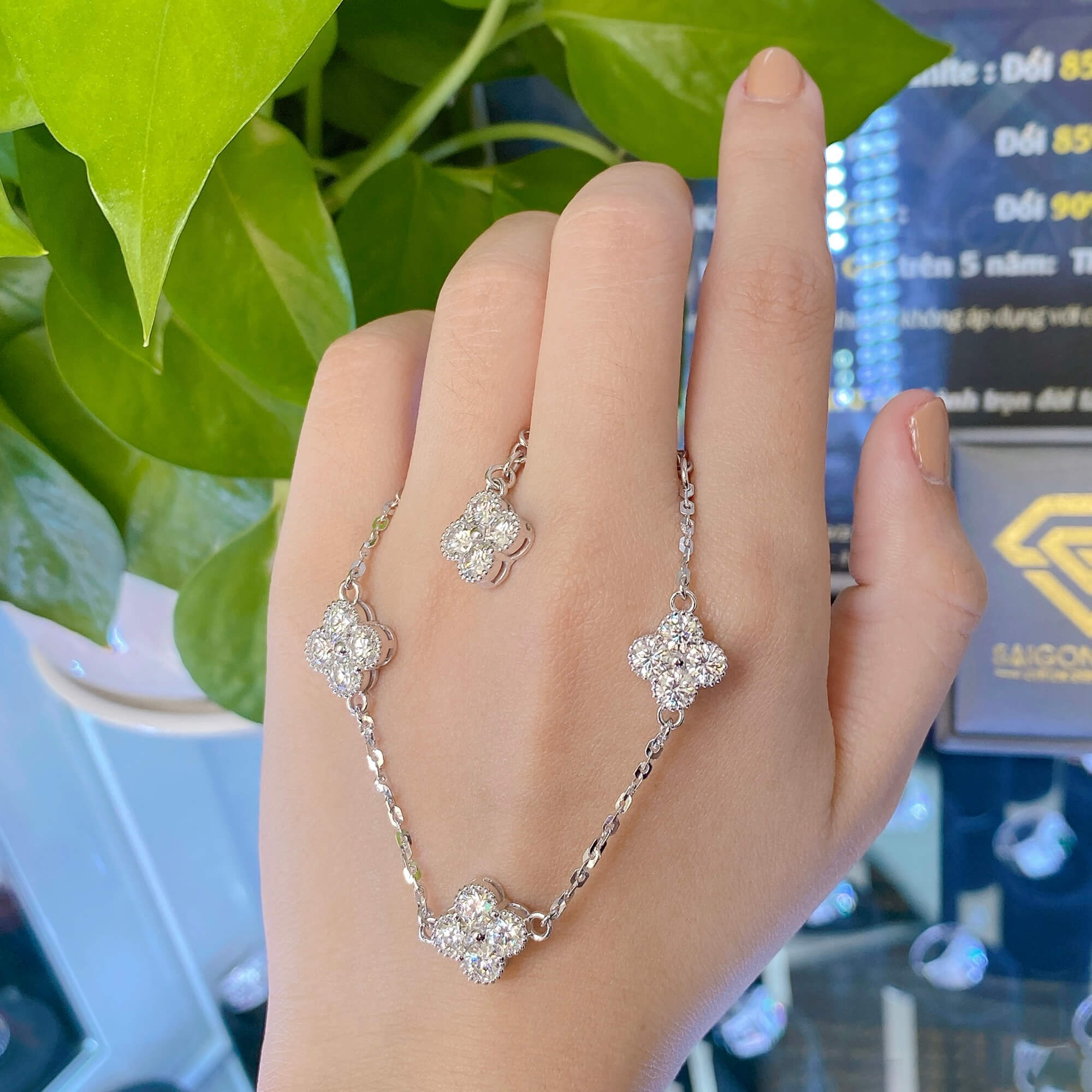 Cách Chọn Lựa Trang Sức Dạ Tiệc