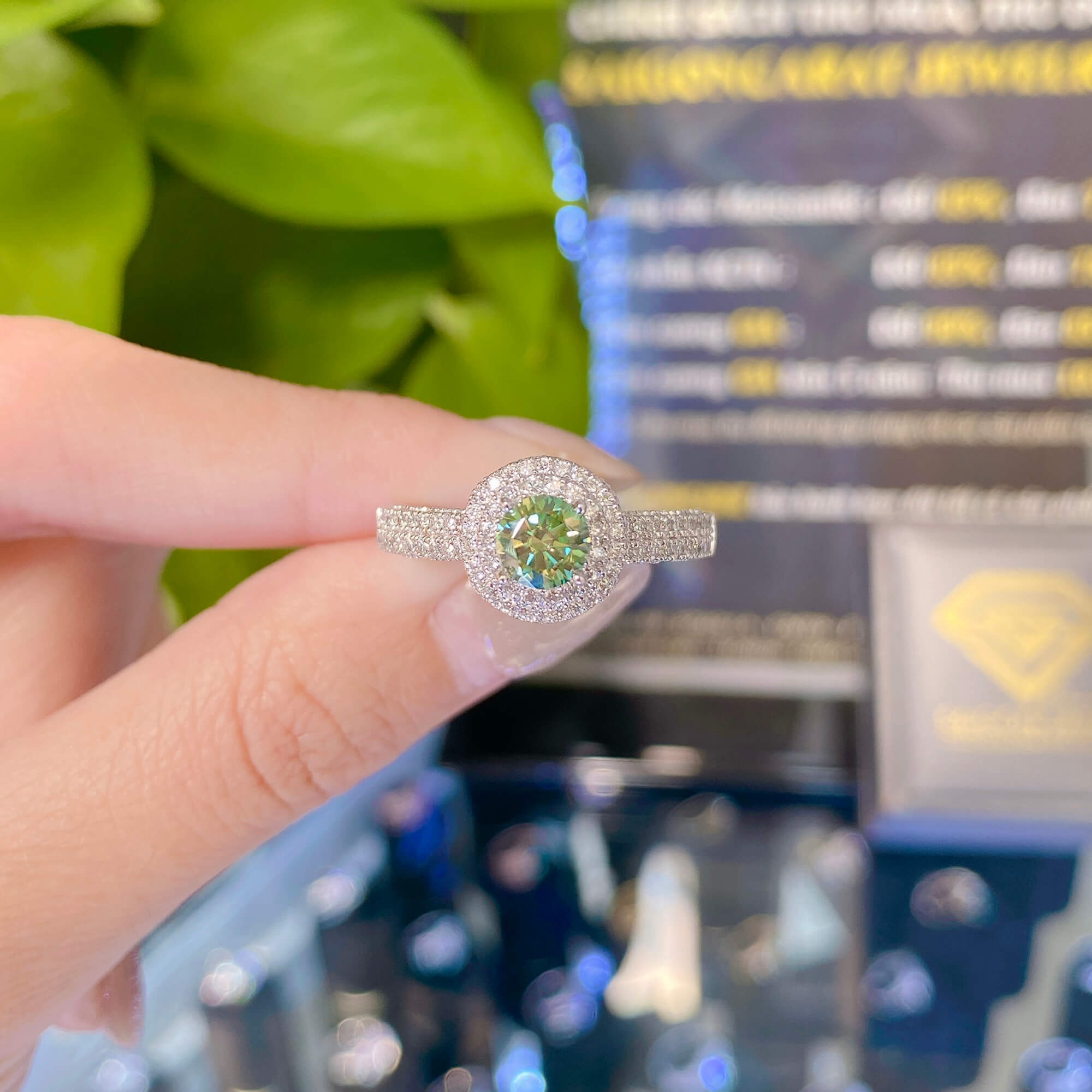Ý Tưởng Trang Sức Đi Tiệc – Khi Vẻ Đẹp Lên Tiếng