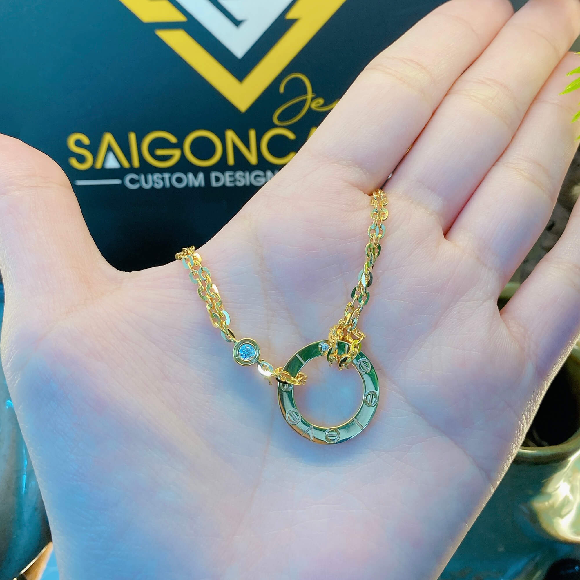 Có Nên Tặng Trang Sức Vàng Cho Người Yêu?