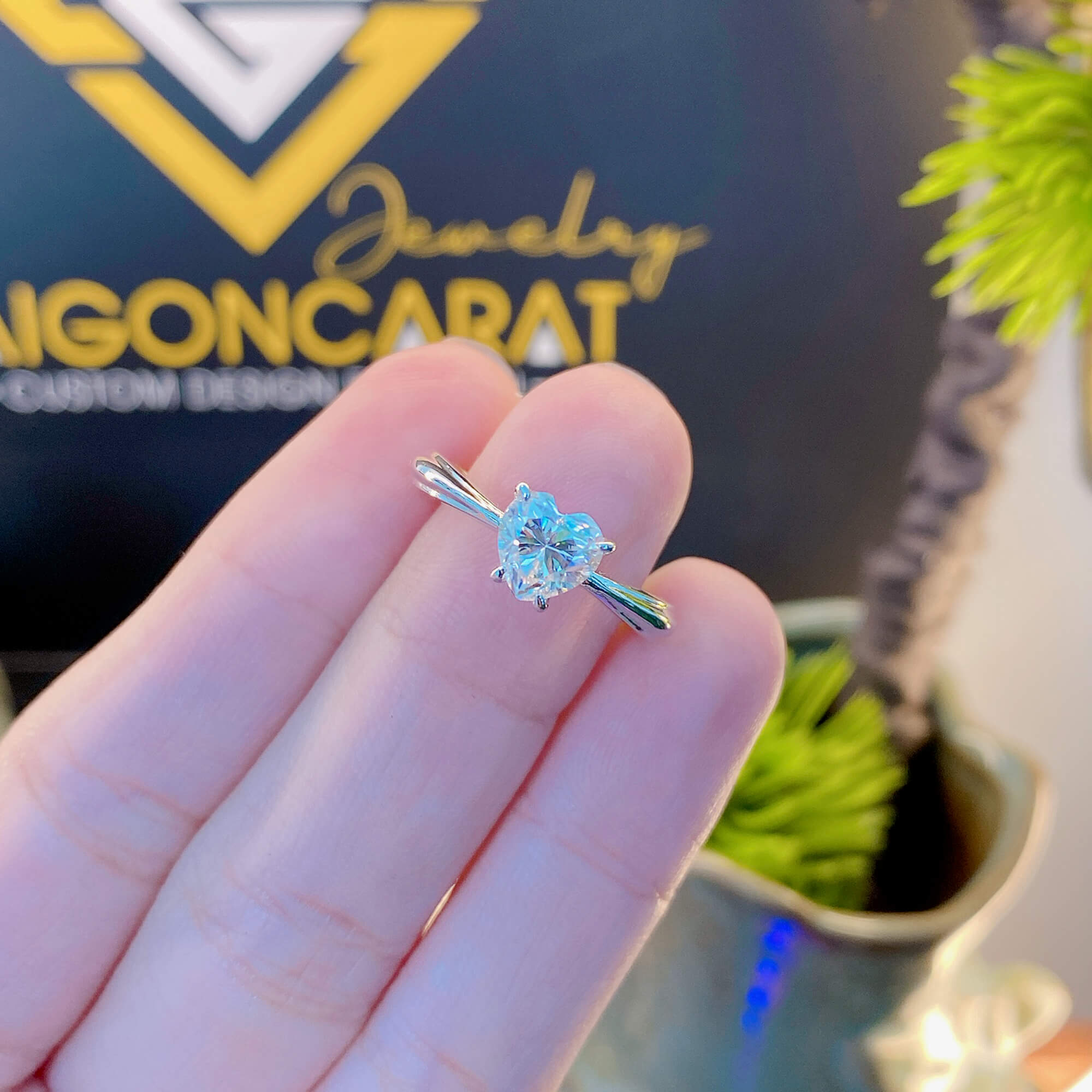 Cách Xử Lý Khi Kim Cương Bị Mờ Hoặc Xước