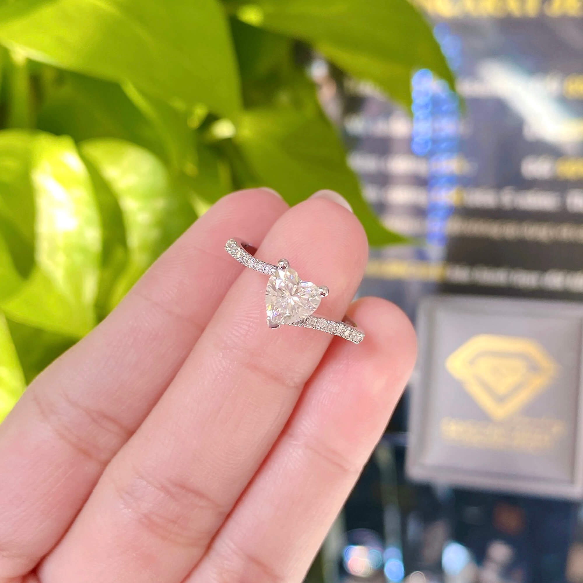 Nghề Kim Hoàn Là Gì? Tìm Hiểu Về Nghệ Nhân Chế Tác Trang Sức