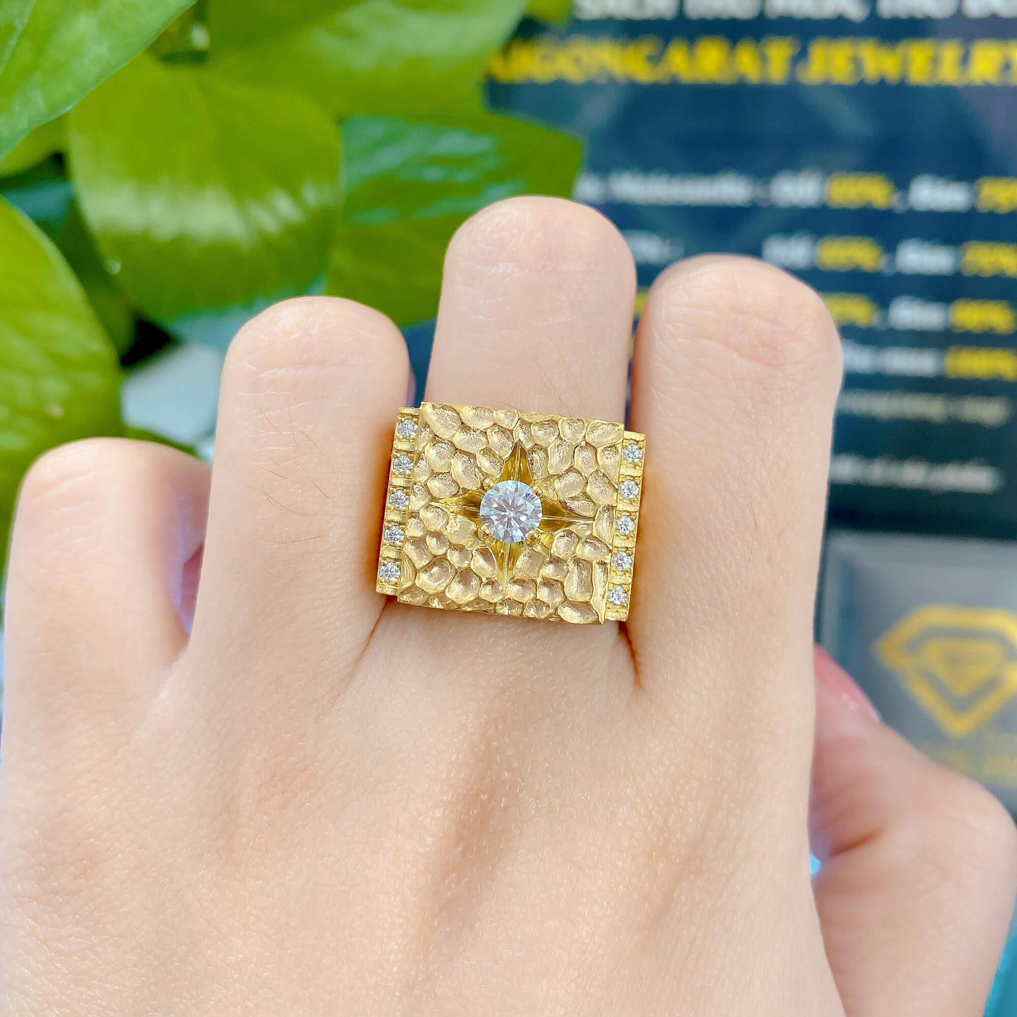 Khi Nào Nên Đem Trang Sức Đi Làm Mới Hoặc Đánh Bóng?