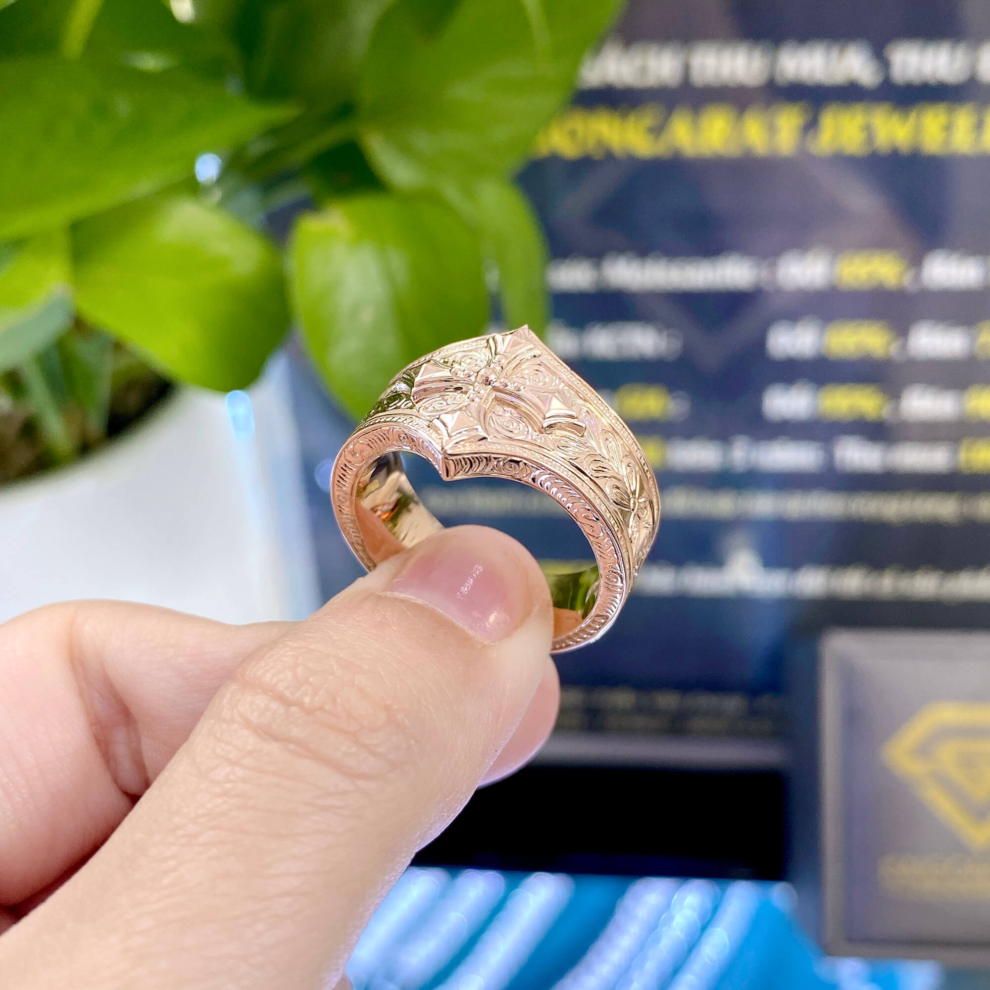 So Sánh Giá Trang Sức Việt Nam Với Thị Trường Quốc Tế