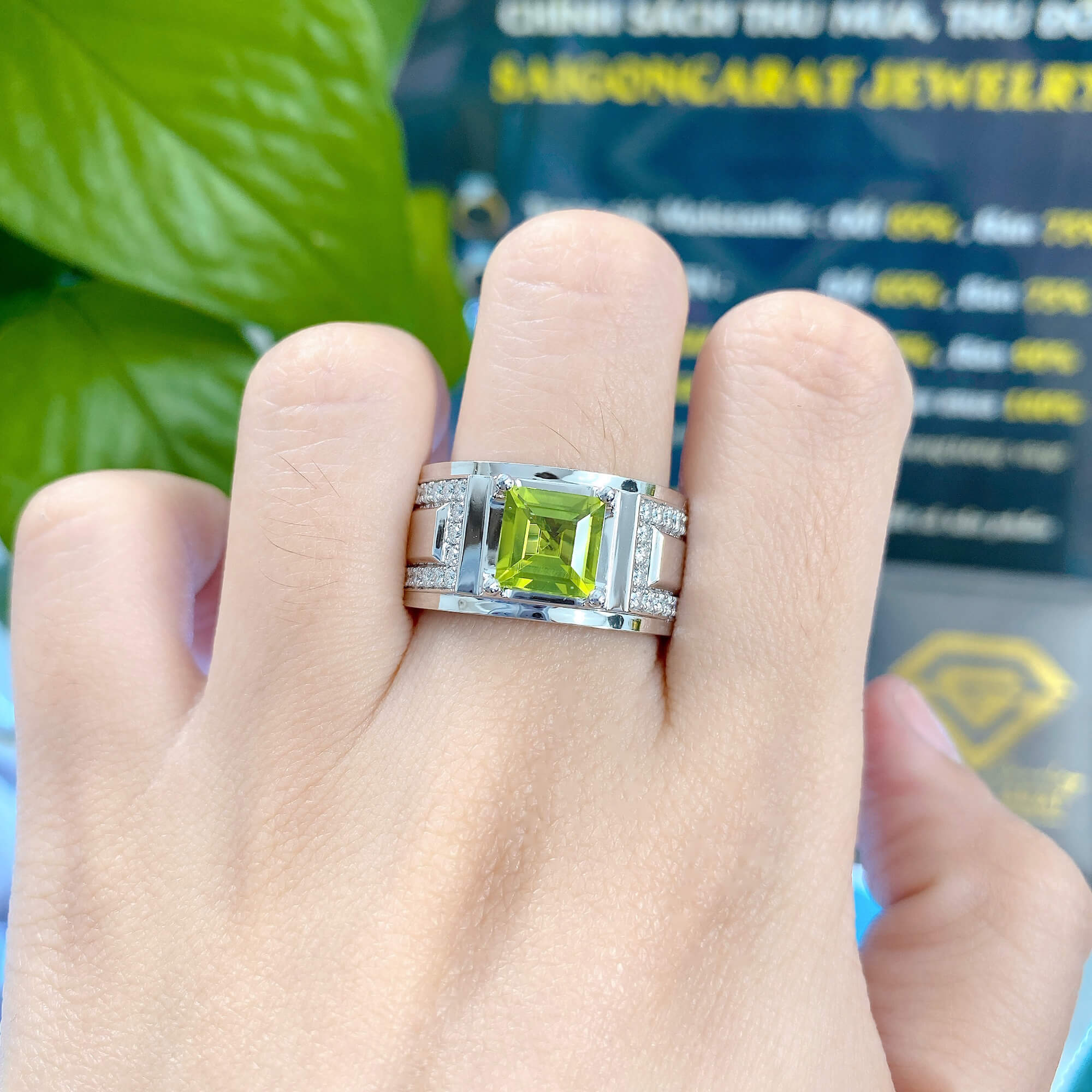 Cách So Sánh Giá Giữa Các Cửa Hàng Trang Sức