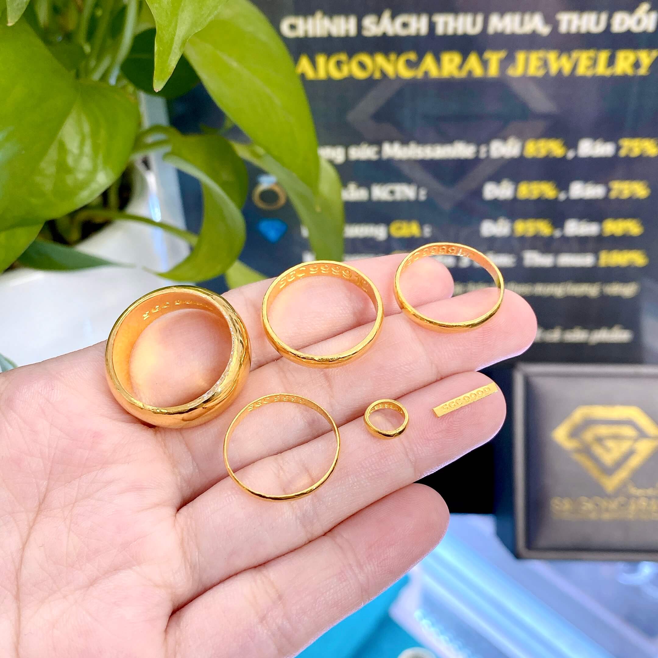 Vàng 24K Và Triết Lý “Ít Nhưng Tinh”