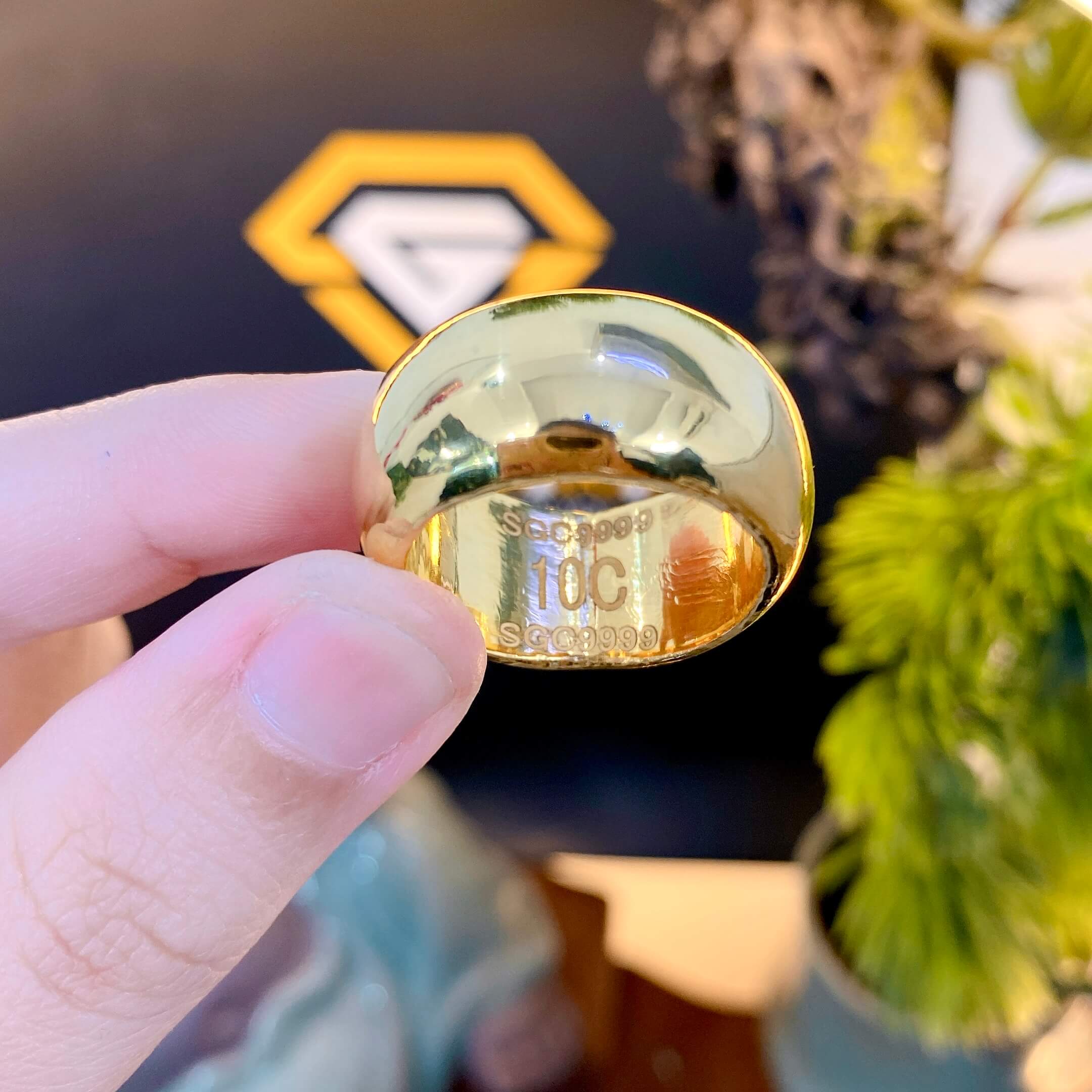 Vàng 24k: Biểu Tượng Của Sự Đủ Đầy Và An Tâm